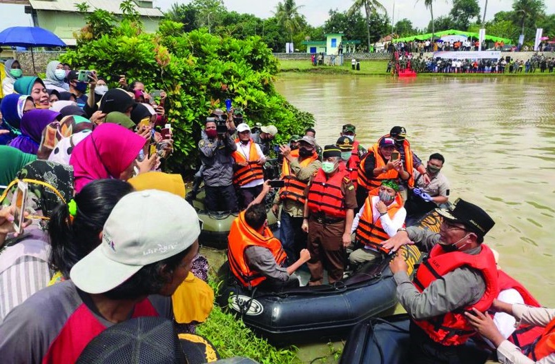 Ridwan Kamil : Belasan Tahun Tercemar Target Dua Tahun Sungai Cilamaya Jernih dan Bersih