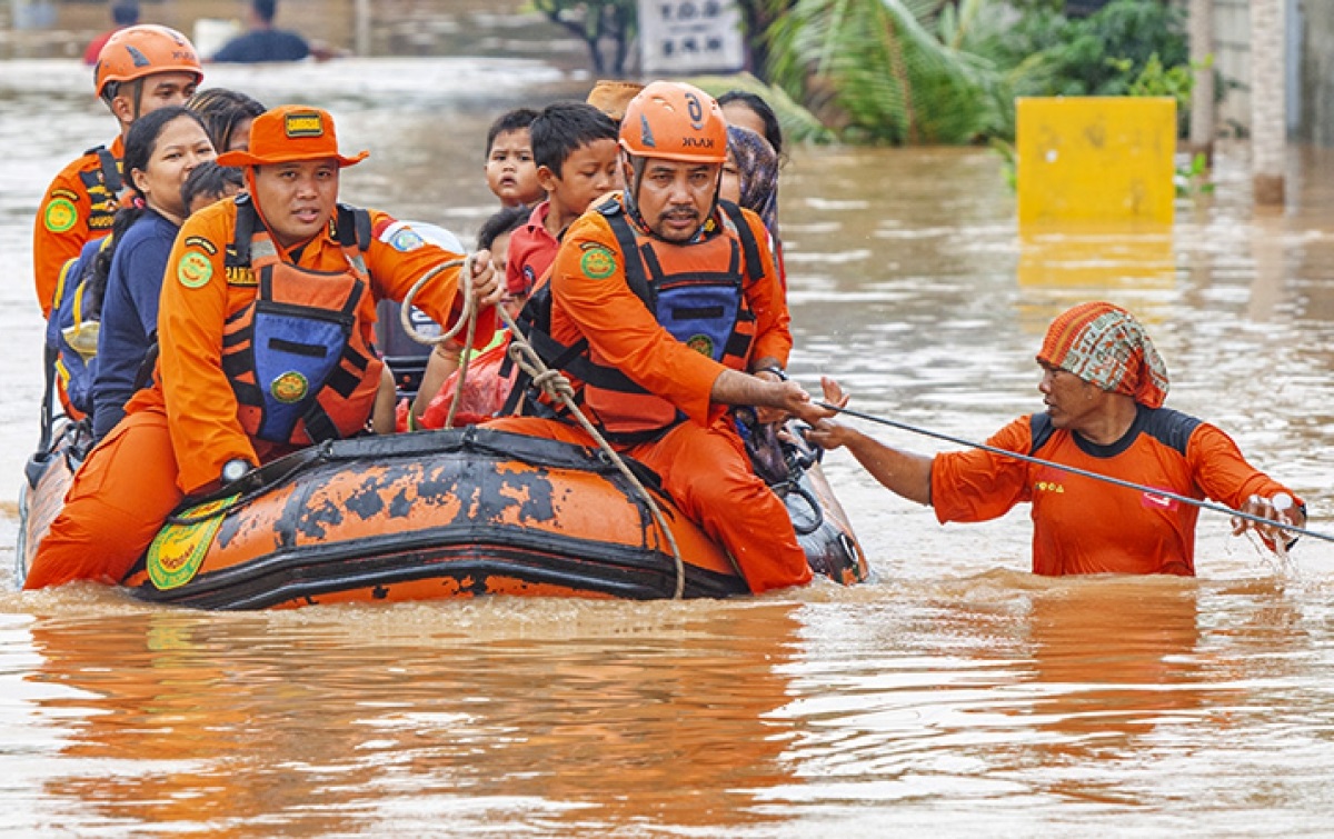 Badan Penanggulangan Bencana Daerah Karawang Siapkan Logistik Antisipasi Korban Banjir