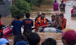 Banjir Karawang Terus Meluas 7.397 Warga Mengungsi