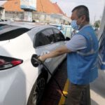 Menteri Bahlil menyebut pemasangan tiang pancang (groundbreaking) proyek baterai kendaraan listrik Rp140 triliun PT Industri Baterai Indonesia segera dilakukan. Ilustrasi. (ANTARA FOTO/Didik Suhartono).