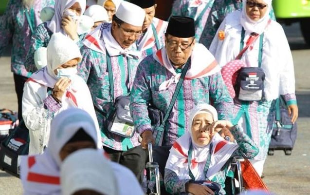 472 Calon Jemaah Haji Asal Karawang Diberangkatkan ke Tanah Suci Mekah